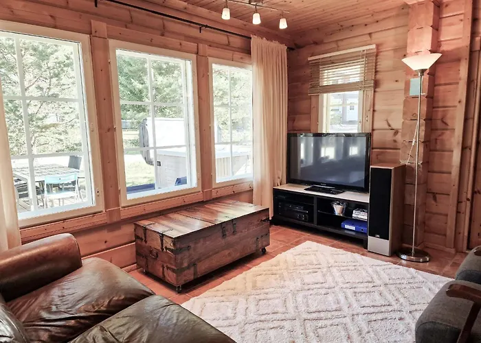 Punahilkka - 10 Hloe, Laensi-himos 빌라 Jämsä