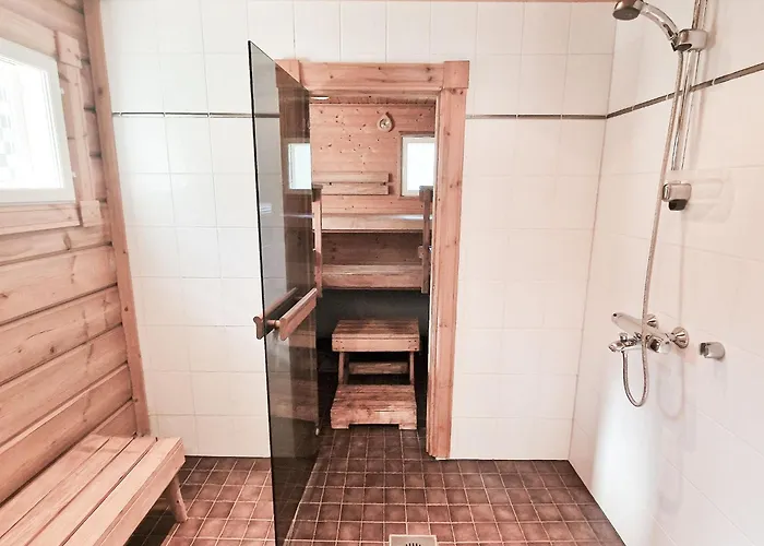 Punahilkka - 10 Hloe, Laensi-himos *